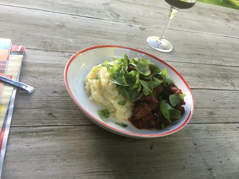 Gehaktballen met venkelzaad en aubergine