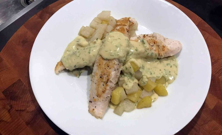 Pangafilet met mosterd-dillesaus en gesmoorde koolrabi en aardappel