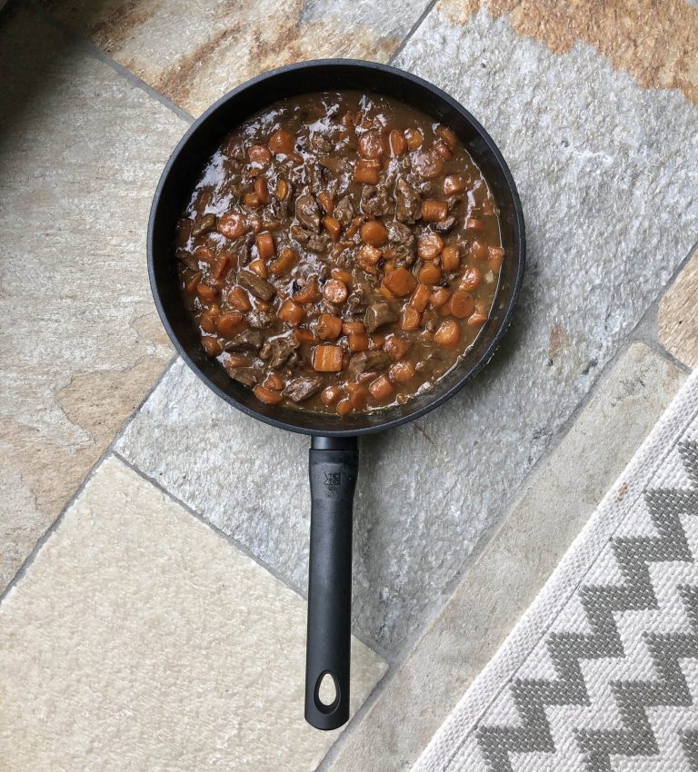 Runderstoof met wortelen, Belgisch bier en rozemarijn