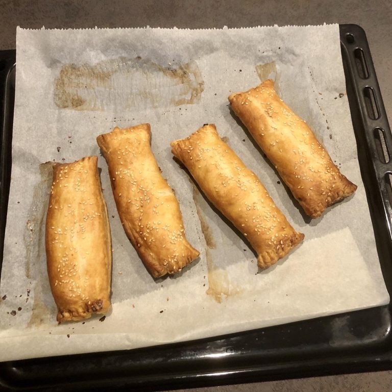 Makkelijke saucijzenbroodjes