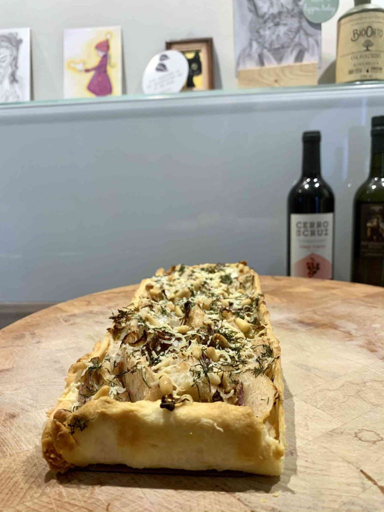 Hartige taart met witlof en peer