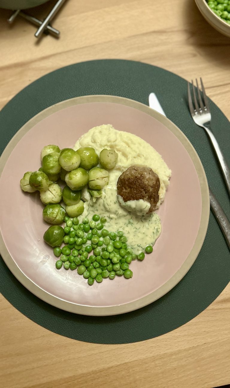 Comfort food: gehaktbal met mosterd-dillesaus