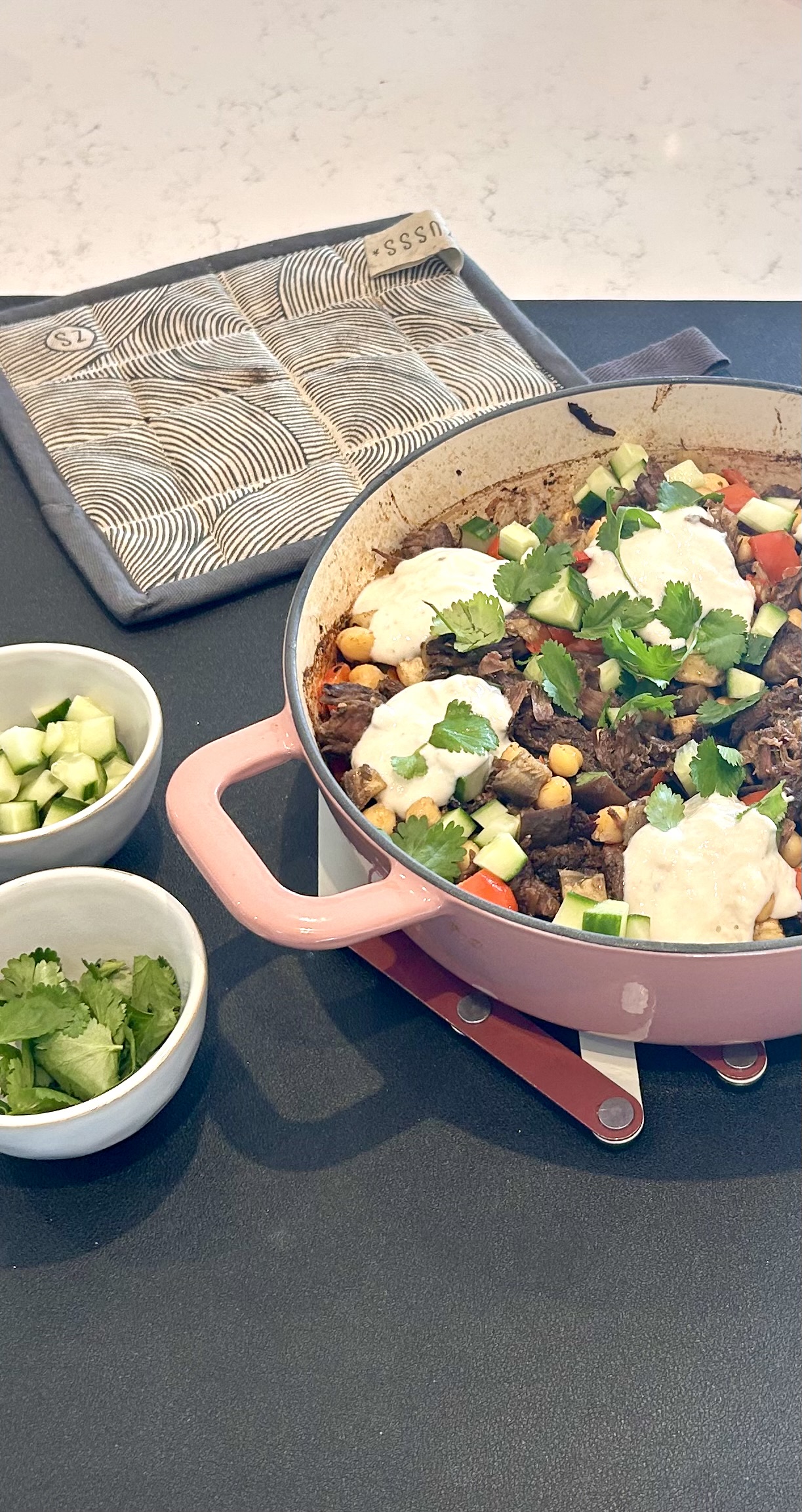 ‘Pulled beef’ Runderstoof met Oosterse Kruiden en tahinsaus